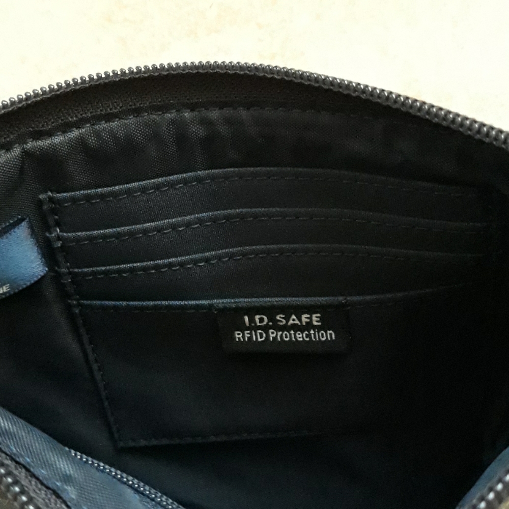 2x*Host Pick*Nautica RFID wristlet - Picture 6 of 8